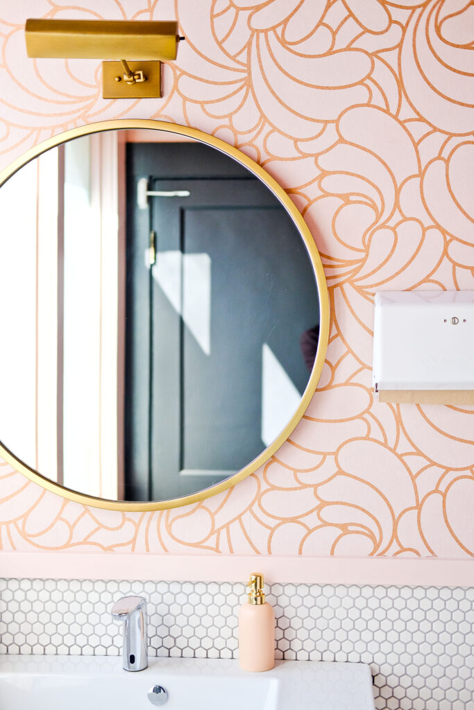 2018_inkedfingers_barpeached_201